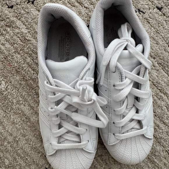 Adidas sneakers white on white size 5 1/2 - Picture 3 of 5